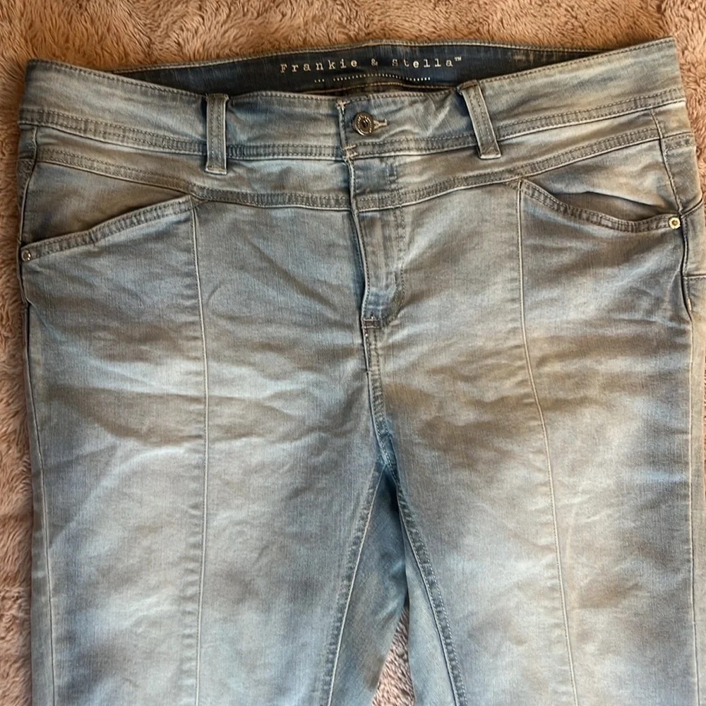 Frankie & Stella Jeanieologie capris light wash - Picture 2 of 11